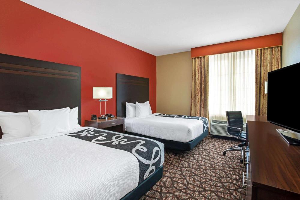 Queen Room with Two Queen Beds - Disability Access interior